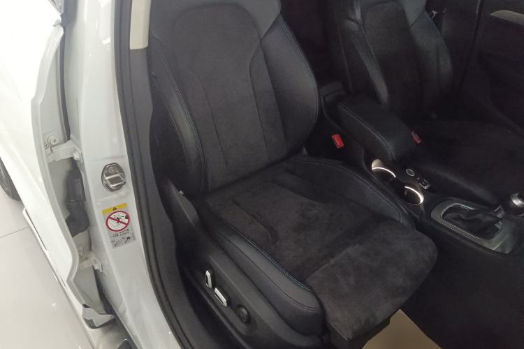 Used Audi Q3 2017 40 TFSI quattro all-wheel-drive sport model
