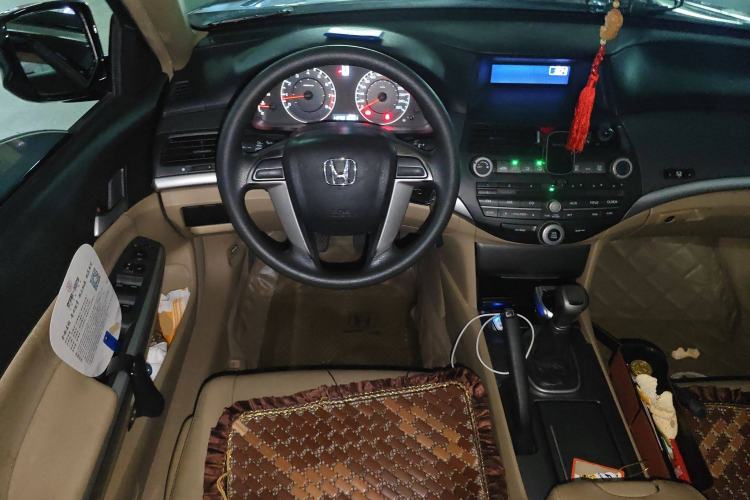 Used Honda Accord 2011 2.0L MT

