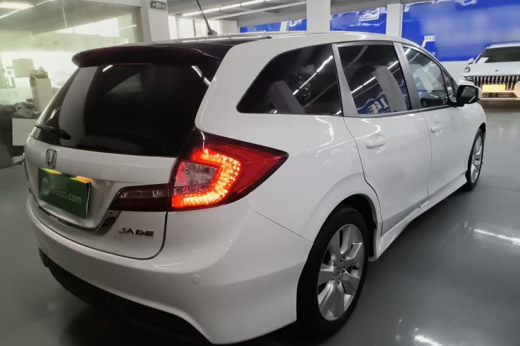 Used Honda Jade 2014 1.8L Automatic Comfort Elite Version 5 Seats Exterior 5