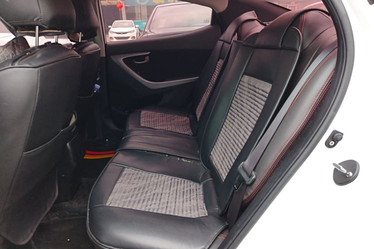 Used Hyundai Elantra (5th Generation / Langdong) 2016 1.6L Automatic Smart Version