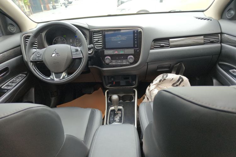 Used Mitsubishi Outlander 2020 2.0L Two-Wheel Drive Enjoyment Version 5 Seats
