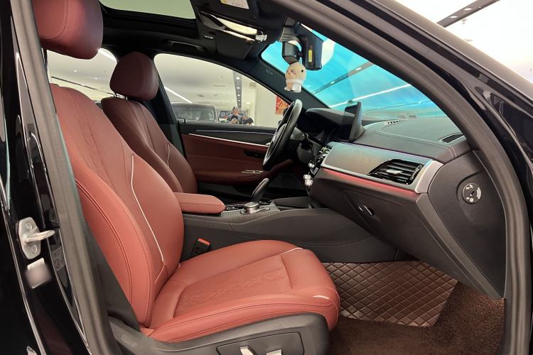 Used BMW 5 Series New Energy 2022 Second Facelift 535Le M Sport Package
