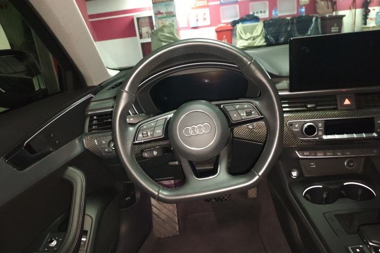 Used Audi A4L 2022 40 TFSI Luxury Dynamic Model
