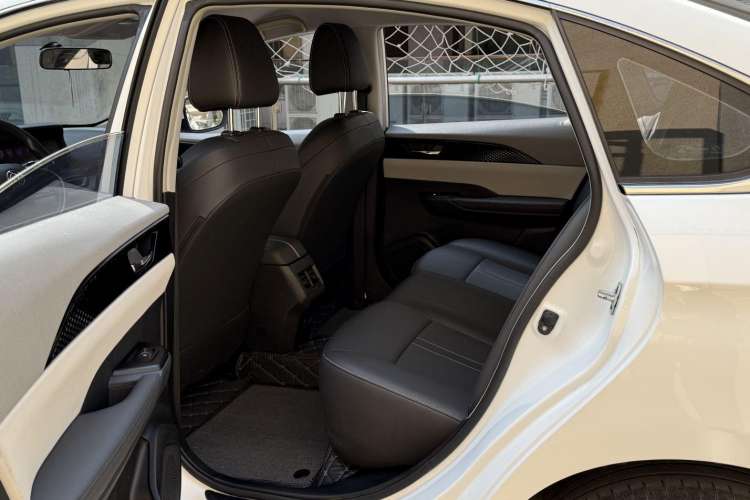 Used Dongfeng Aeolus E70 2021 Revised Version 2 500 Ultra-Comfort Edition Interior 3