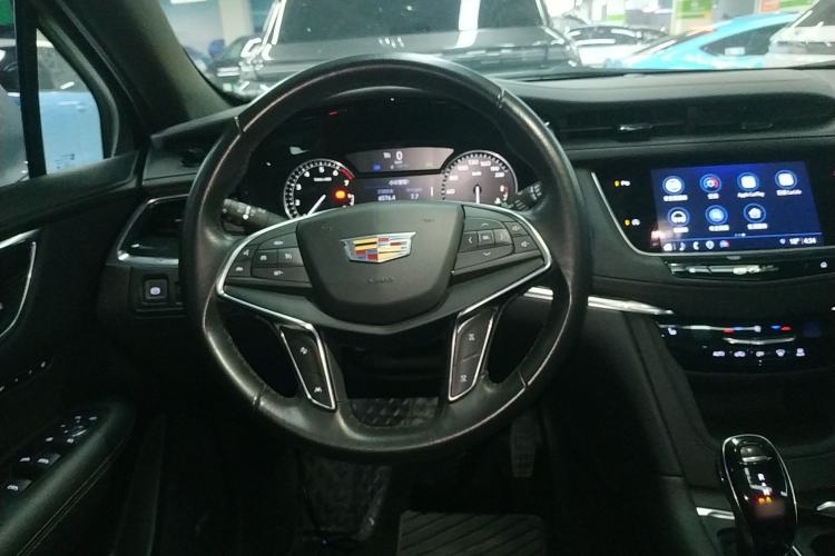 Used Cadillac XT5 2022 2.0T Two-Wheel Drive Luxury Version