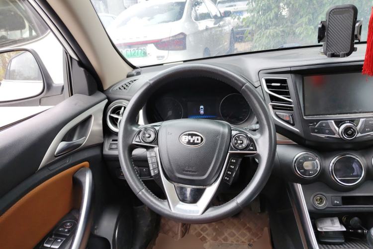 Used BYD Song 2016 1.5TI Manual Luxury Model Steering Wheel