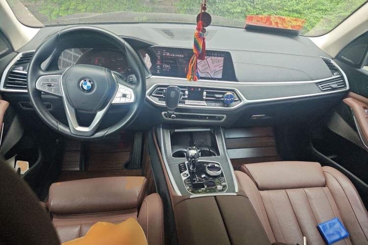 Used BMW X7 2022 xDrive40i Luxury Package with Leading Features
