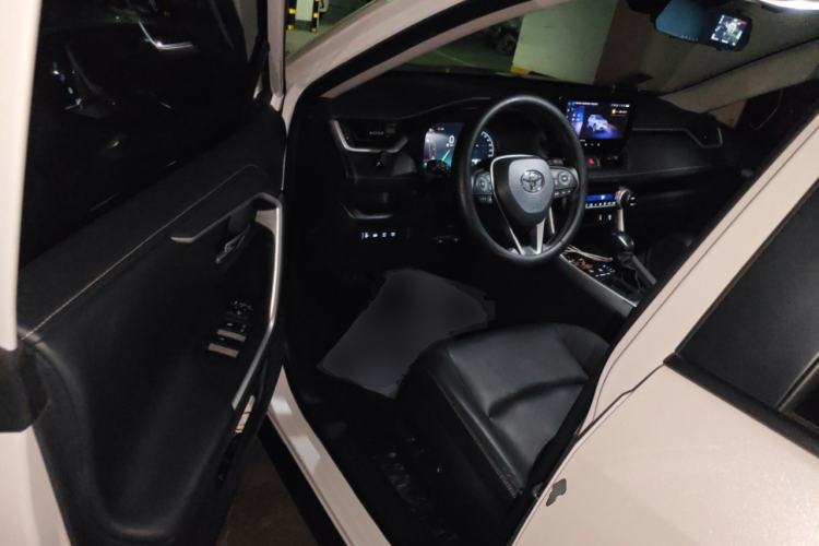 Used Toyota RAV4 2023 2.0L CVT Two-Wheel Drive Fashion Plus Edition Driver Seat