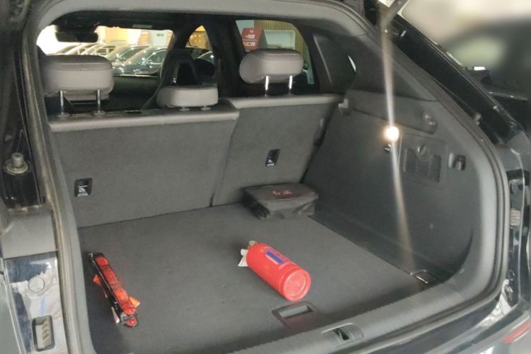 Used Hongqi Tiangong 08 2025 680 Ultra Four-Wheel-Drive Version Trunk