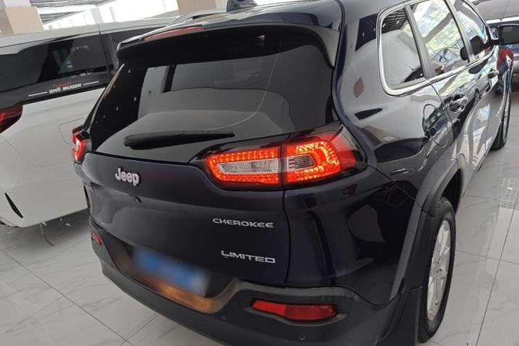 Used Jeep Cherokee 2017 2.4L Leading Smart Edition