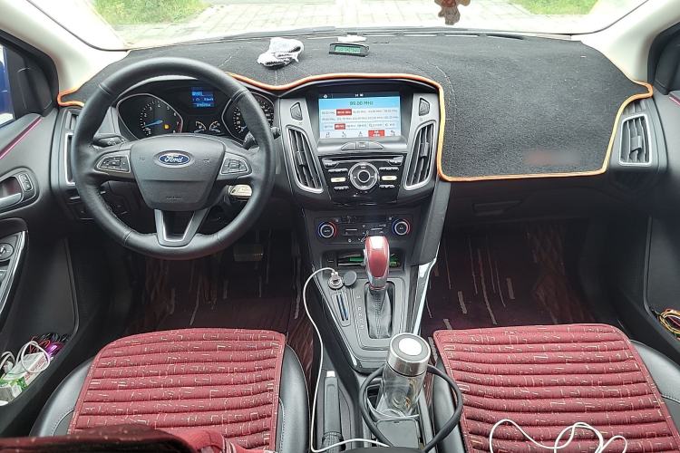 Used Ford Focus 2017 Hatchback 1.6L Automatic Fashion Edition Smart Drive Version Center Console