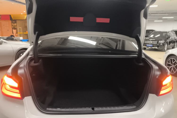 Used BMW 5 Series 2019 530Li Leading Model M Sport Package Trunk