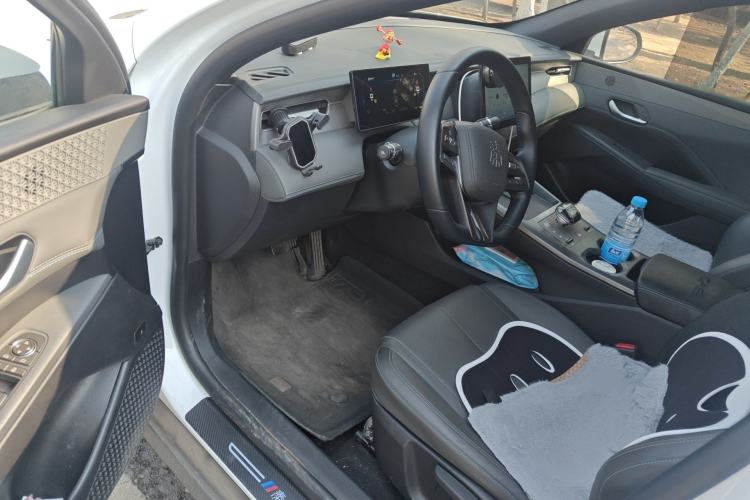 Used BYD Qin PLUS 2025 DM-i Smart Drive 55KM Leading Model Interior 3