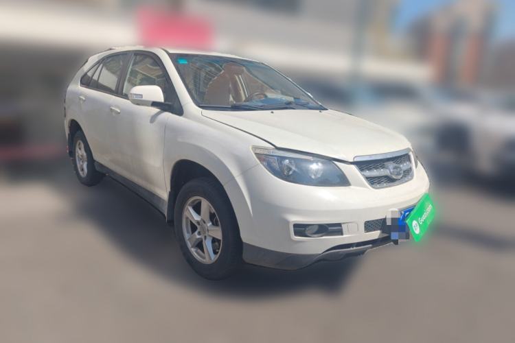 Used BYD S6 2014 2.0L Manual Luxury 5-Seater Front Right 45 Deg