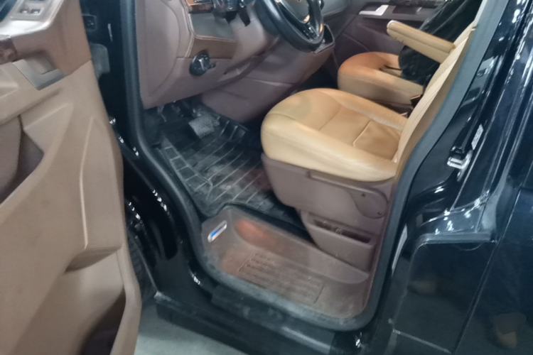 Used Volkswagen Caravelle 2017 2.0 TSI 4x4 Comfort Edition 7-Seater
