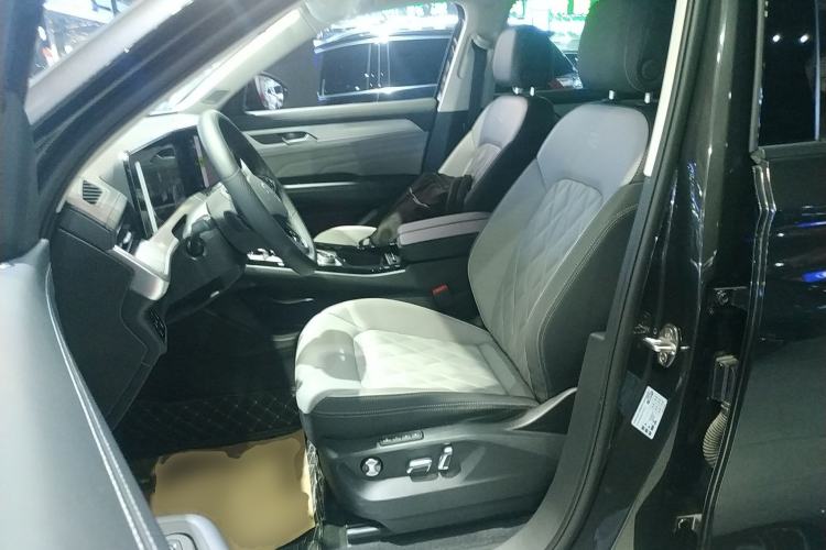 Used Volkswagen Tavendor 2025 Model 380TSI Four-Wheel Drive R-Line Pilgrimage Zhongxiang Edition Left Front Seat