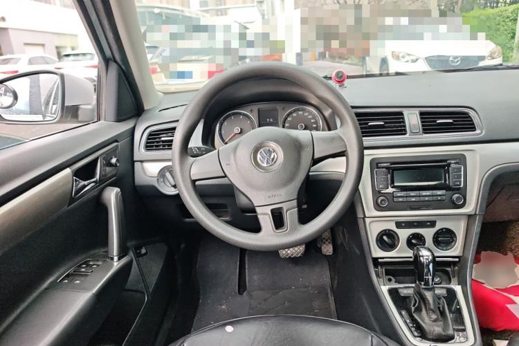 Used Volkswagen Lavida 2013 1.6L Automatic Comfort Edition Steering Wheel