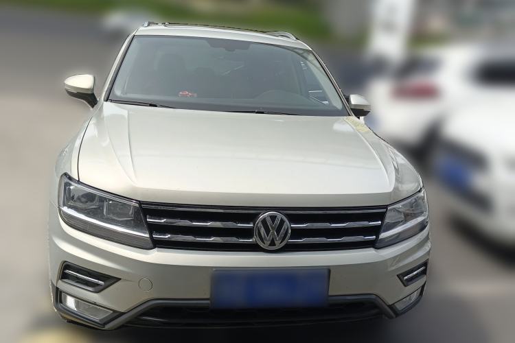 Used Volkswagen Tiguan L 2017 330TSI Automatic Two-Wheel Drive Luxury Edition Front