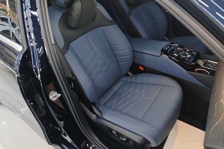 Used BMW 5 Series 2024 530Li Luxury Edition M Sport Package