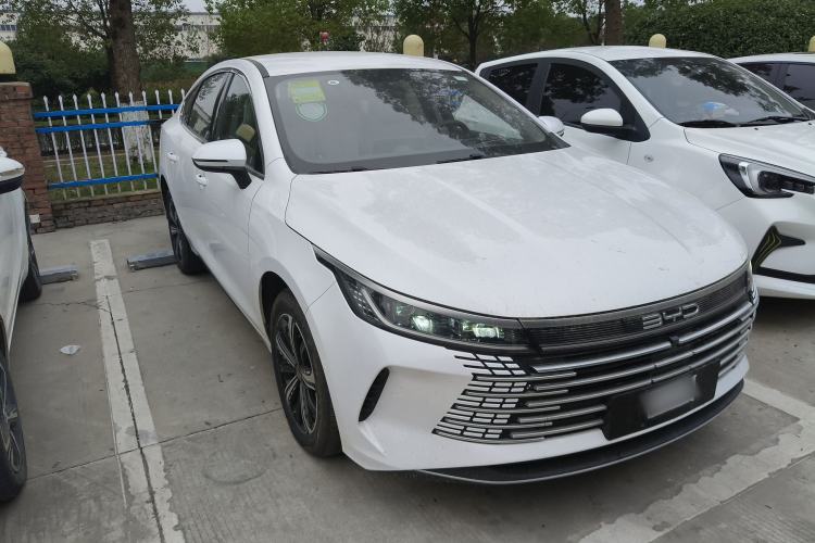 Used BYD Destroyer 05 2023 Champion Edition DM-i 120KM Prestige Model Front Right 45 Deg