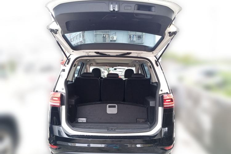 Used Volkswagen Touran 2021 Touran L 280TSI DSG Comfort Edition 7 Seats
