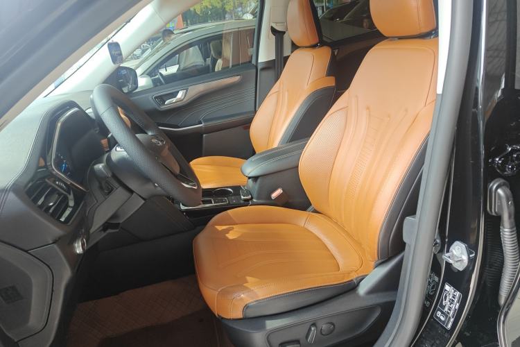 Used Ford Escape 2020 EcoBoost 245 Two-Wheel-Drive Titanium Edition
