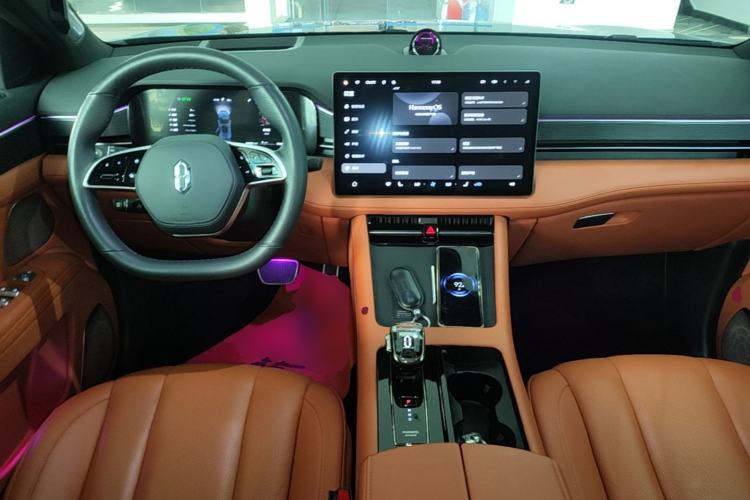 Used Hima AITO M7 2024 1.5T Intelligent Driving 4WD Ultra Version 6 Seats Center Console