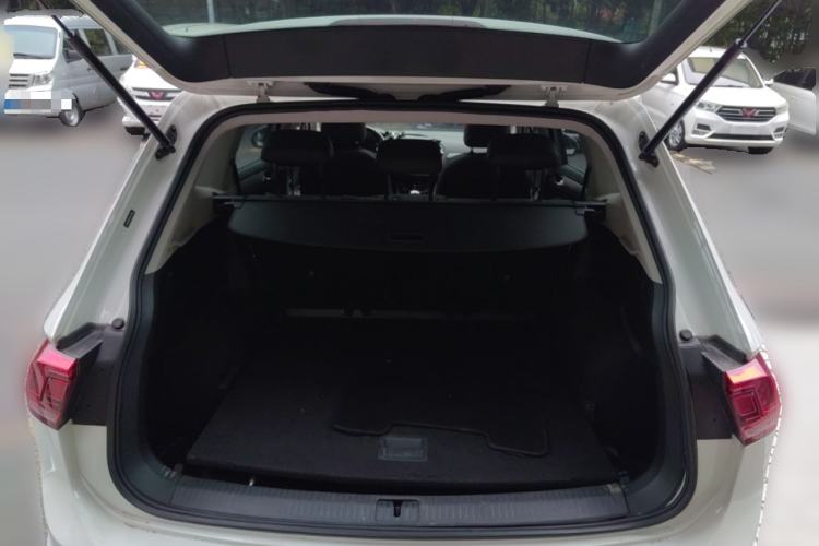 Used Volkswagen Tiguan L 2019 Updated Version 330TSI Automatic Two-Wheel Drive Panoramic Comfort Edition China VI Standard Trunk