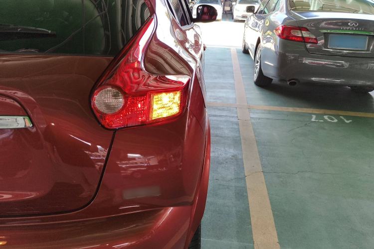 Used Infiniti ESQ 2014 1.6L Spontaneous Edition