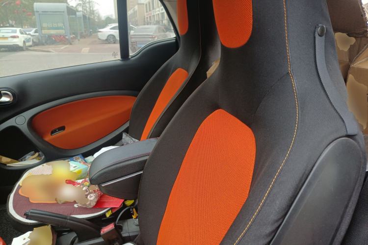 Used smart fortwo 2015 1.0L 52 kW hardtop Dynamic version