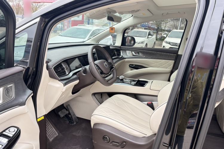 Used Denza D9 2024 DM-i 970 Luxury Model