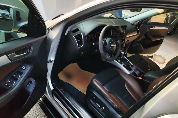 Used Audi Q5 2017 Plus 40 TFSI Technology Model