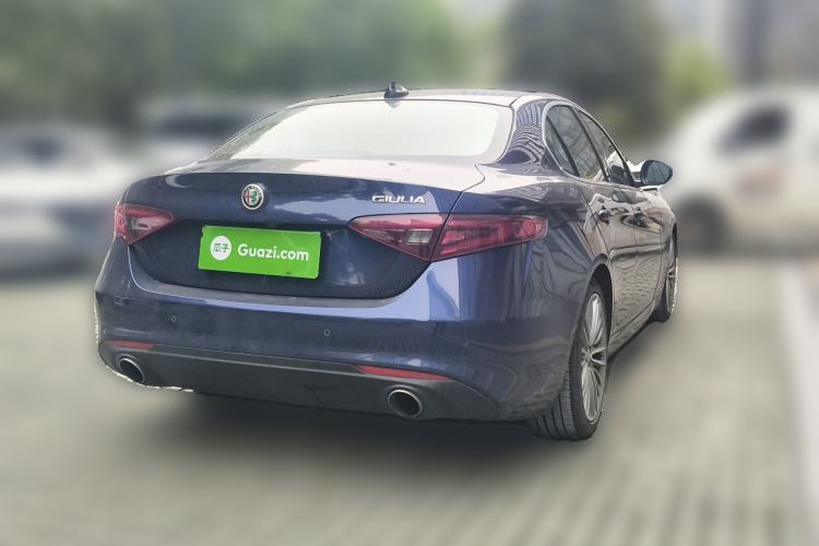 Used Alfa Romeo Giulia 2017 2.0T 280HP Luxury Edition Rear Right 45 Deg
