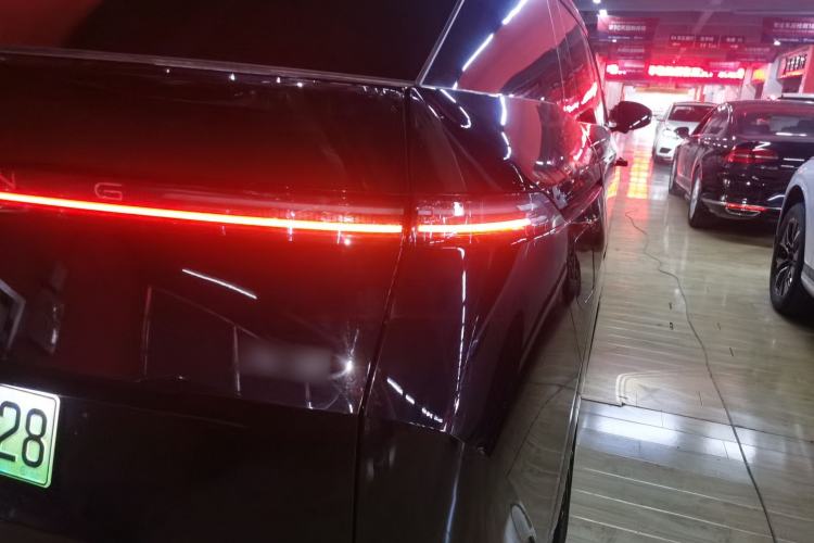 Used XPeng X9 2025 740 Ultra-Long Range Max Right Rear Taillight