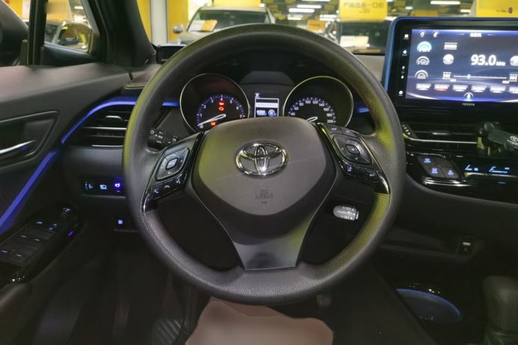 Used Toyota IZOA 2020 2.0L Enjoy Edition
