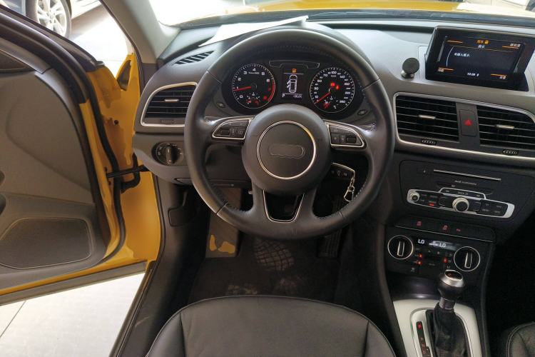 Used Audi Q3 2017 30 TFSI Fashion Model
