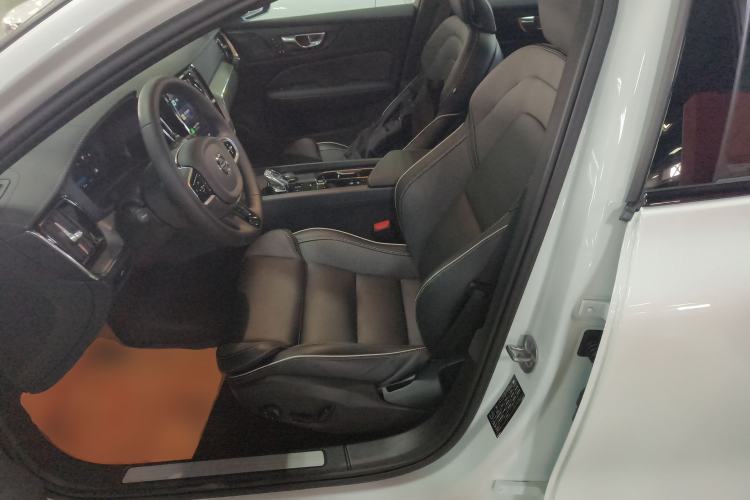 Used Volvo S60 2025 B5 Zhiya Sport Edition
