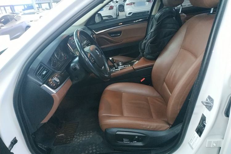 Used BMW 5 Series 2014 528Li Leading Model
