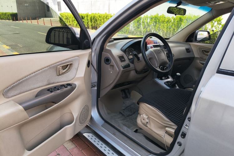 Used Hyundai Tucson 2009 2.0L Manual Two-Wheel Drive Fashion Edition
