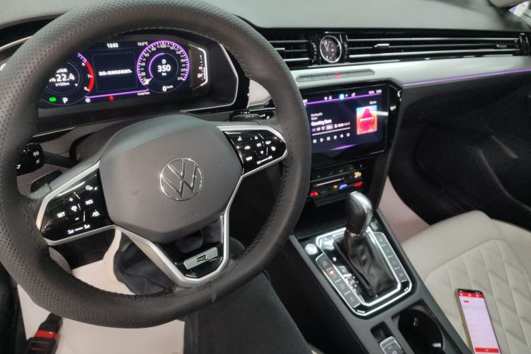 Used Volkswagen Magotan 2023 2 Million Units Commemorative Edition 330TSI DSG Luxury Version Center Console