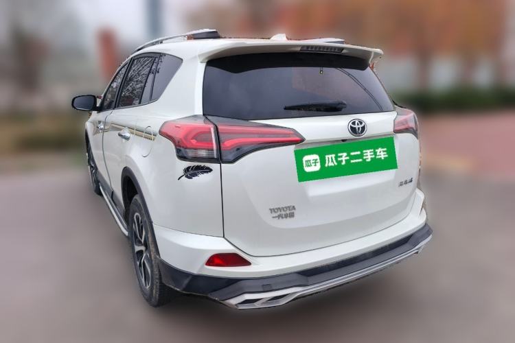 Used Toyota RAV4 2016 2.0L CVT Two-Wheel Drive Fashion Edition China V Standard