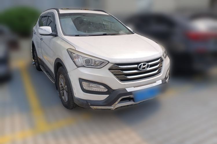 Used Hyundai Santa Fe 2013 Revised Version 2.4L Automatic All-Wheel Drive Smart Type Front Right 45 Deg