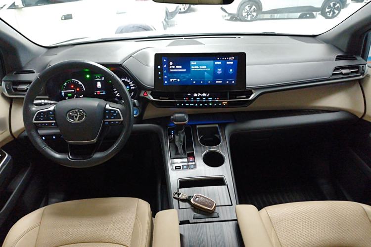 Used Toyota Granvia 2022 2.5L Hybrid Prestige Edition