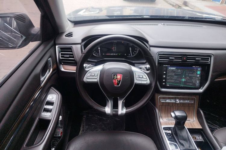 Used Roewe RX8 2019 30T Smart Connectivity Two-Wheel Drive Supreme Flagship Edition
