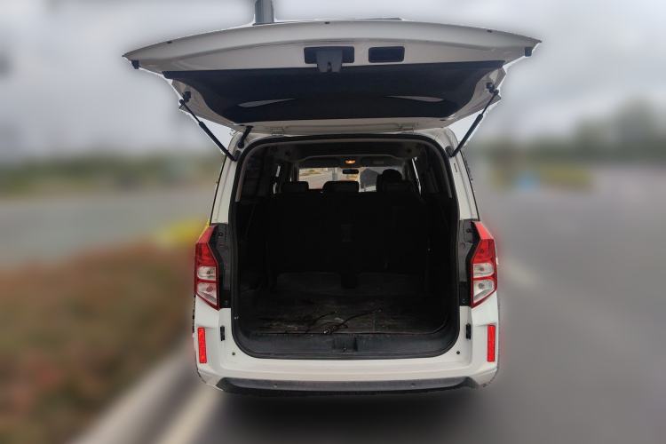 Used Wuling Zhengcheng 2021 1.5T Manual Luxury Commercial Vehicle Trunk