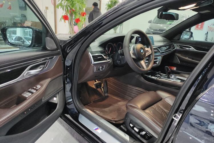 Used BMW 7 Series 2018 740Li M Sport Package Leading Model
