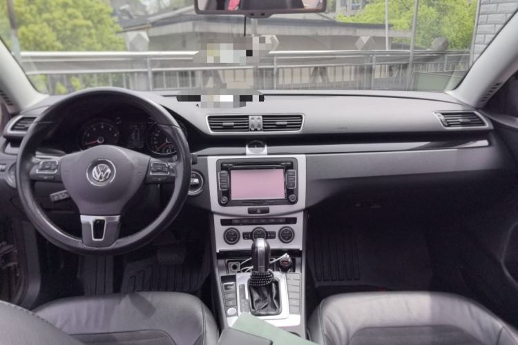 Used Volkswagen Magotan 2016 1.8TSI Luxury Comfort Model Center Console