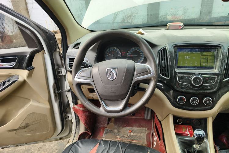 Used Baojun 730 2014 1.5L manual Comfort ESP version 7 seats
