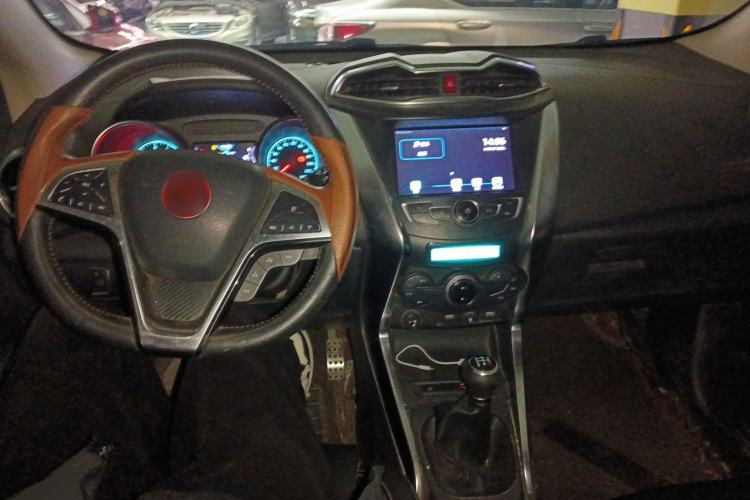 Used BYD Yuan 2016 1.5L Manual Luxury Model Center Console