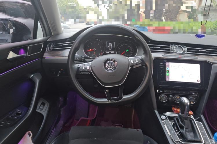 Used Volkswagen Magotan 2017 330TSI DSG Luxury Model
